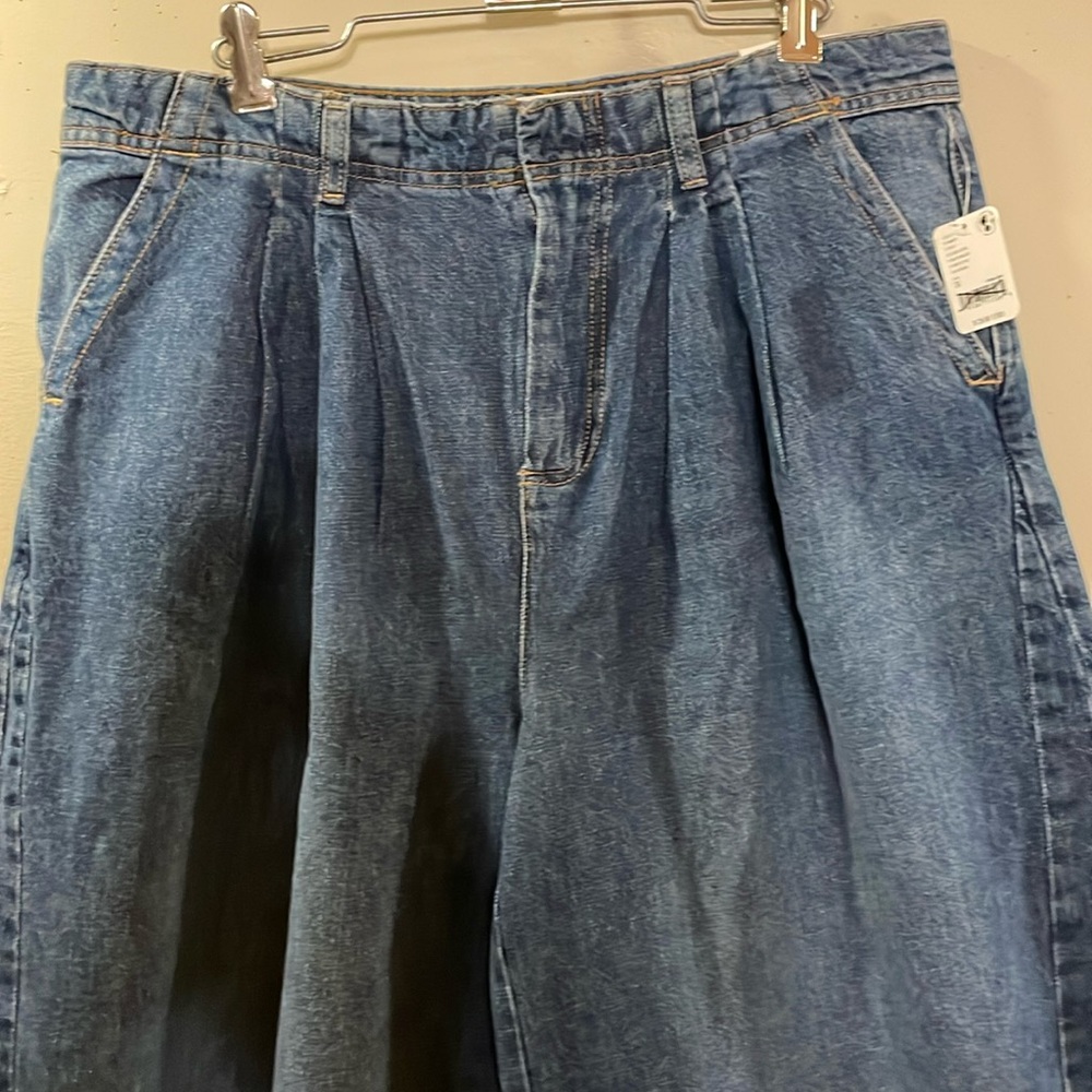 Free People Pleated High-Rise Wide Leg Jeans in Medium Blue - Picture 4 of 13